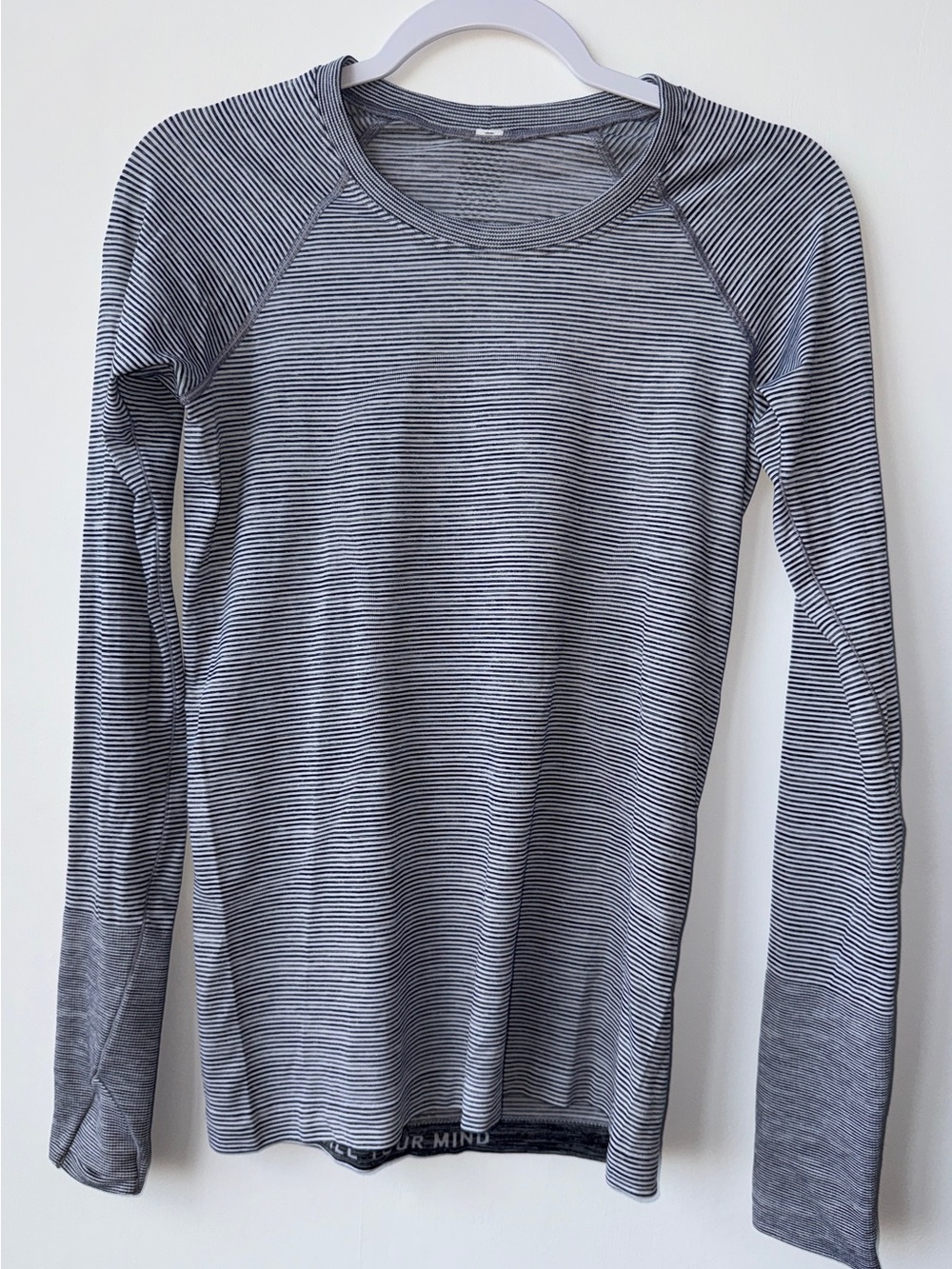 Lululemon athletica Women's 8 Gray and White Striped Long-Sleeve